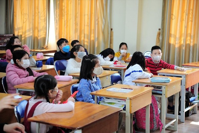 UBND TP Hà Nội vừa có văn bản hỏa tốc tạm dừng việc học trực tiếp của 17 huyện, thị xã trên địa bàn.
